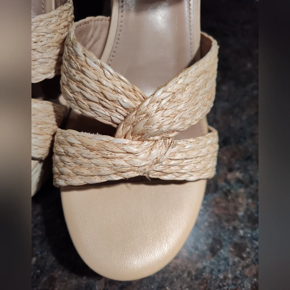 NWOT Steve Madden Carisma Natural Platform Sandals, Size 10